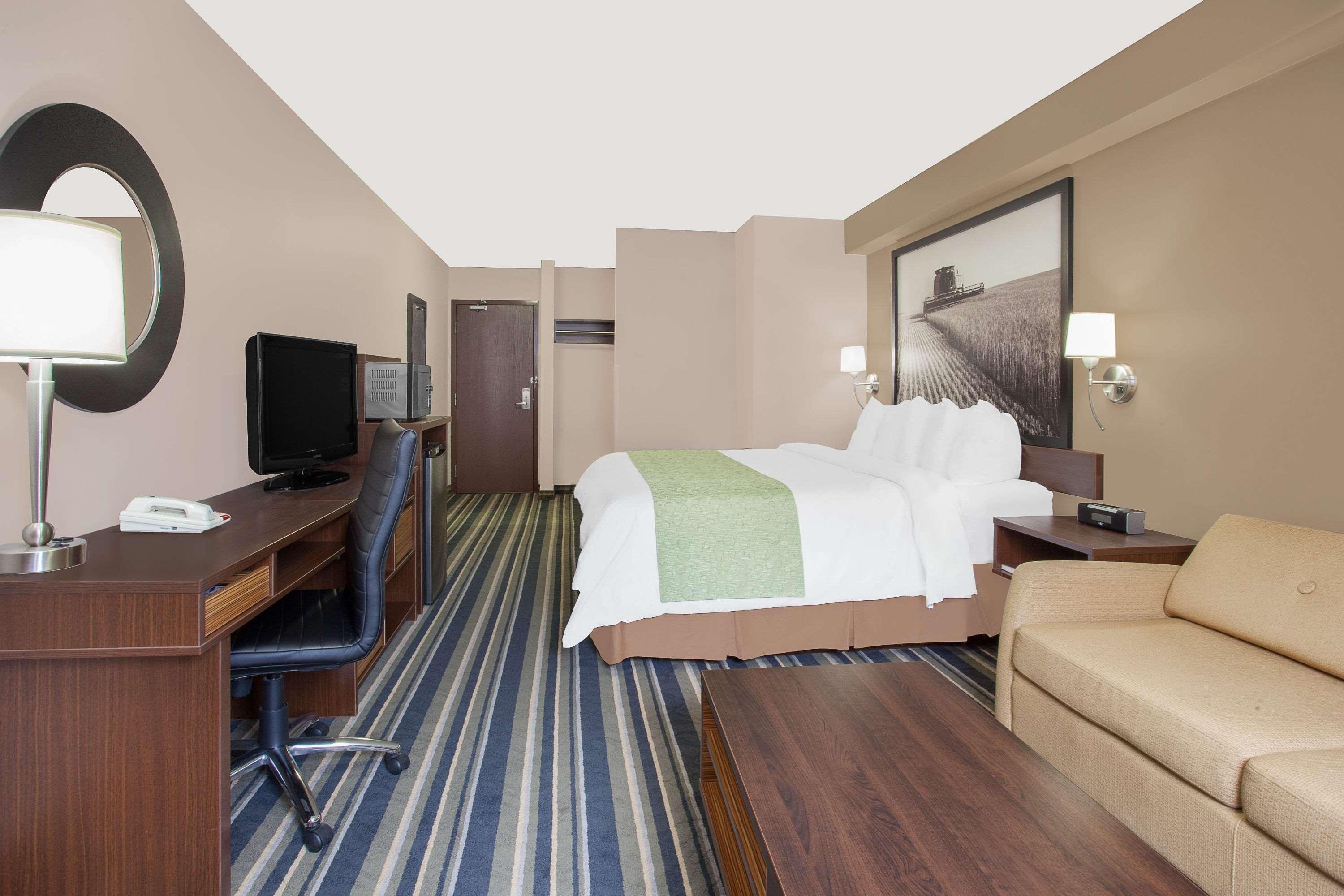 Motel Super 8 By Wyndham Brandon Mb Exterior foto